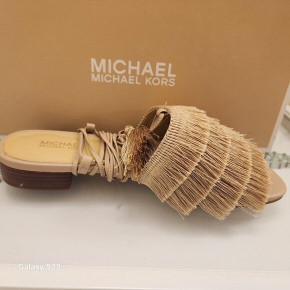 Michael Kors "Gallagher" Fringe Sandal Oyster flats. NIB. Size 5.5 - Picture 4 of 13